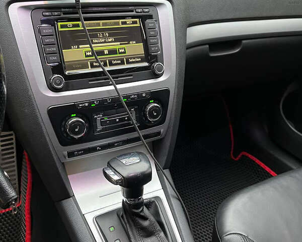 Черный Шкода Октавия, объемом двигателя 2 л и пробегом 228 тыс. км за 10000 $, фото 24 на Automoto.ua