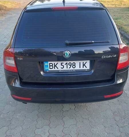Чорний Шкода Октавія, об'ємом двигуна 1.6 л та пробігом 317 тис. км за 8104 $, фото 8 на Automoto.ua