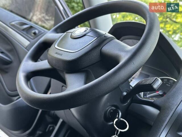Черный Шкода Октавия, объемом двигателя 0 л и пробегом 217 тыс. км за 6500 $, фото 70 на Automoto.ua