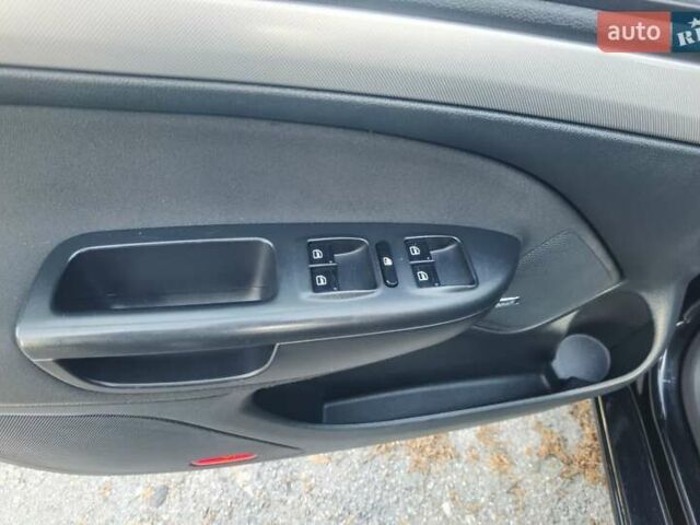 Черный Шкода Октавия, объемом двигателя 2 л и пробегом 178 тыс. км за 10250 $, фото 78 на Automoto.ua