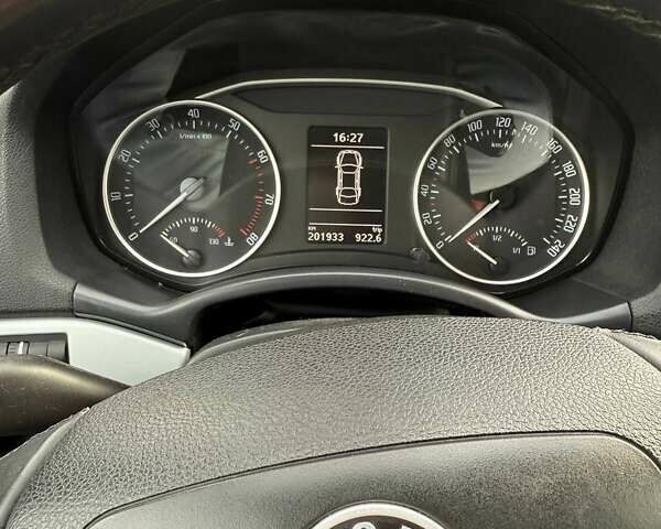 Черный Шкода Октавия, объемом двигателя 1.8 л и пробегом 202 тыс. км за 8000 $, фото 3 на Automoto.ua