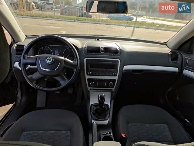 Шкода Октавия 2011 в Сумах на Automoto.ua Черный Шкода Октавия, объемом двигателя 1.8 л и пробегом 173 тыс. км за 8850 $, фото 9 на Automoto.ua