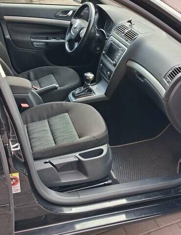 Черный Шкода Октавия, объемом двигателя 2 л и пробегом 296 тыс. км за 8500 $, фото 6 на Automoto.ua