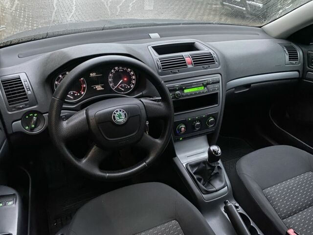 Чорний Шкода Октавія, об'ємом двигуна 1.6 л та пробігом 198 тис. км за 6999 $, фото 19 на Automoto.ua