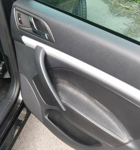 Черный Шкода Октавия, объемом двигателя 1.2 л и пробегом 270 тыс. км за 7300 $, фото 6 на Automoto.ua