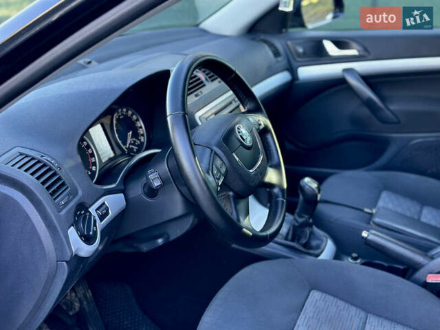 Чорний Шкода Октавія, об'ємом двигуна 1.6 л та пробігом 247 тис. км за 6900 $, фото 21 на Automoto.ua