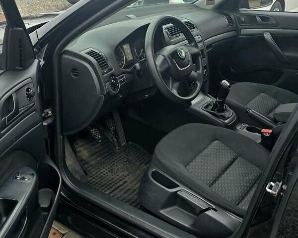 Черный Шкода Октавия, объемом двигателя 1.6 л и пробегом 245 тыс. км за 6790 $, фото 10 на Automoto.ua