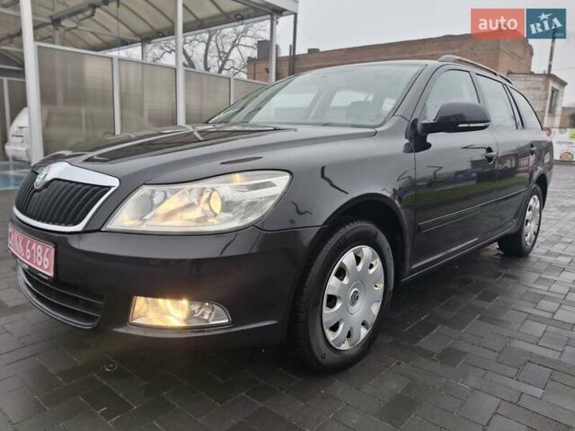 Чорний Шкода Октавія, об'ємом двигуна 1.6 л та пробігом 221 тис. км за 8600 $, фото 3 на Automoto.ua
