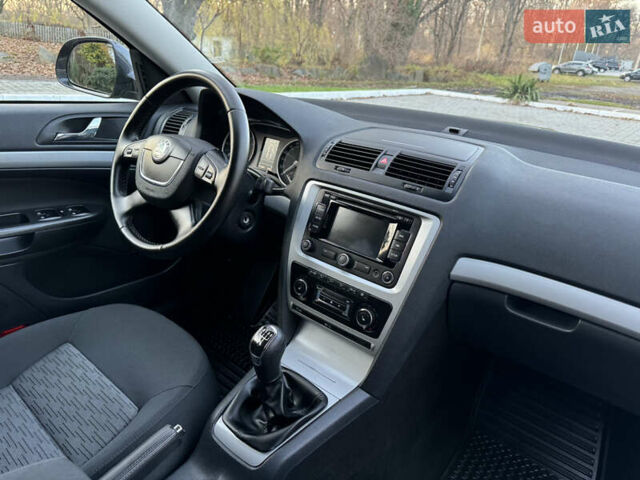 Черный Шкода Октавия, объемом двигателя 1.6 л и пробегом 243 тыс. км за 8350 $, фото 78 на Automoto.ua