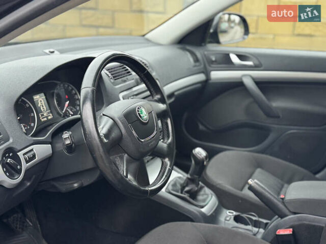 Чорний Шкода Октавія, об'ємом двигуна 1.8 л та пробігом 178 тис. км за 7999 $, фото 28 на Automoto.ua