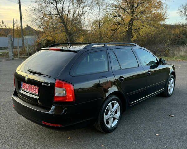 Шкода Октавія 2011 у Мукачеве на Automoto.ua Чорний Шкода Октавія, об'ємом двигуна 0 л та пробігом 244 тис. км за 7800 $, фото 4 на Automoto.ua