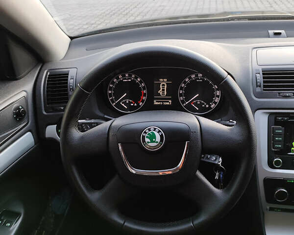 Черный Шкода Октавия, объемом двигателя 1.6 л и пробегом 278 тыс. км за 7950 $, фото 10 на Automoto.ua