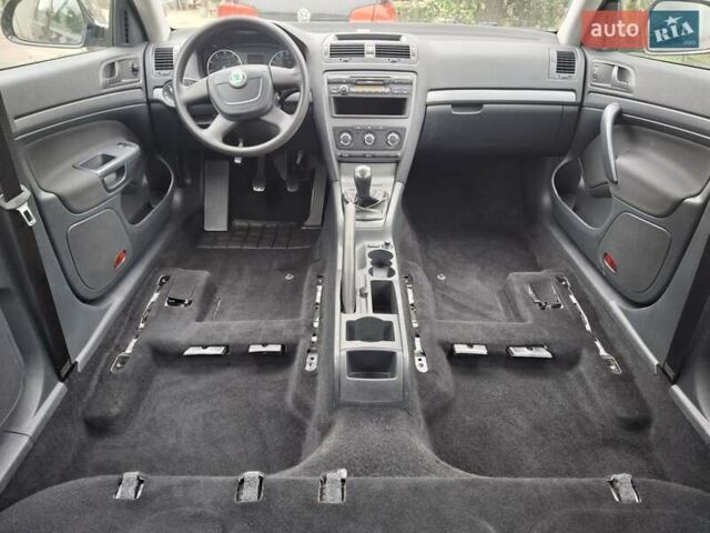 Чорний Шкода Октавія, об'ємом двигуна 1.6 л та пробігом 221 тис. км за 8600 $, фото 46 на Automoto.ua