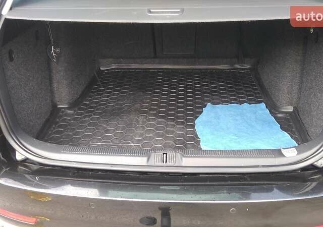 Черный Шкода Октавия, объемом двигателя 1.2 л и пробегом 270 тыс. км за 7300 $, фото 2 на Automoto.ua