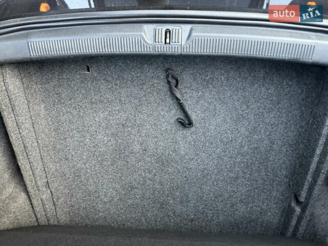 Черный Шкода Октавия, объемом двигателя 1.6 л и пробегом 243 тыс. км за 8350 $, фото 70 на Automoto.ua