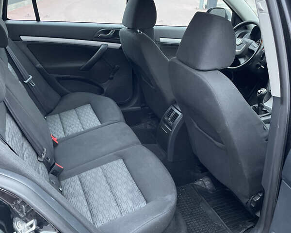 Черный Шкода Октавия, объемом двигателя 1.6 л и пробегом 270 тыс. км за 8150 $, фото 24 на Automoto.ua