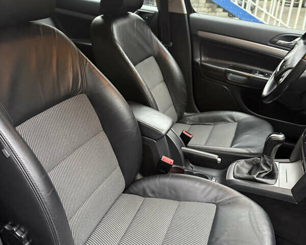 Черный Шкода Октавия, объемом двигателя 1.6 л и пробегом 260 тыс. км за 8700 $, фото 13 на Automoto.ua