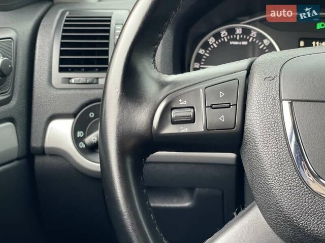 Черный Шкода Октавия, объемом двигателя 2 л и пробегом 214 тыс. км за 10999 $, фото 47 на Automoto.ua