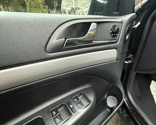 Черный Шкода Октавия, объемом двигателя 1.6 л и пробегом 260 тыс. км за 8700 $, фото 24 на Automoto.ua