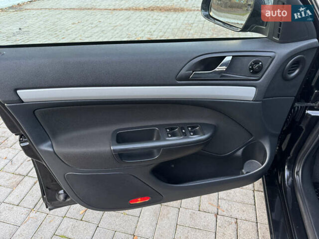 Черный Шкода Октавия, объемом двигателя 1.6 л и пробегом 243 тыс. км за 8350 $, фото 58 на Automoto.ua