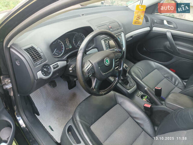Шкода Октавия 2011 в Виннице на Automoto.ua Черный Шкода Октавия, объемом двигателя 1.6 л и пробегом 291 тыс. км за 8800 $, фото 4 на Automoto.ua