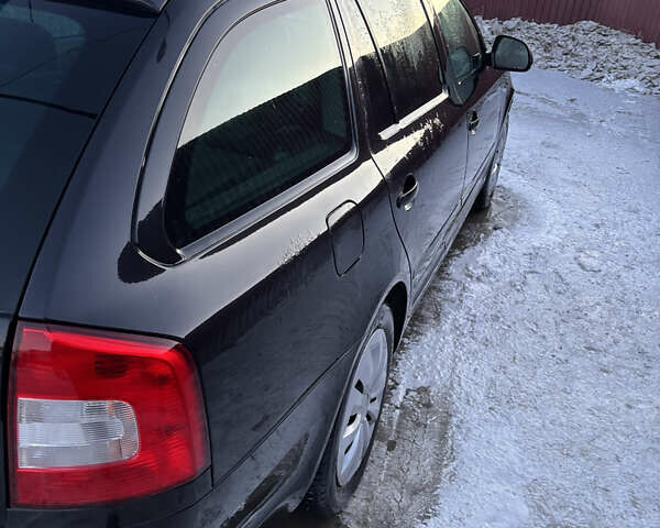 Чорний Шкода Октавія, об'ємом двигуна 1.6 л та пробігом 305 тис. км за 8600 $, фото 4 на Automoto.ua