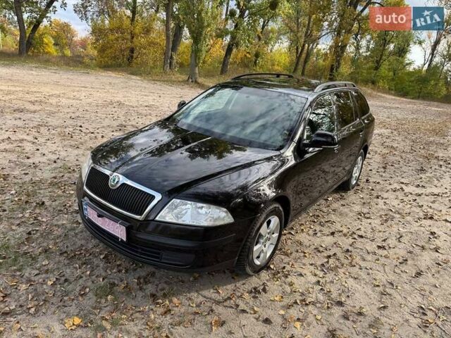 Шкода Октавия 2011 в Полтаве на Automoto.ua Черный Шкода Октавия, объемом двигателя 1.6 л и пробегом 220 тыс. км за 7600 $, фото 6 на Automoto.ua