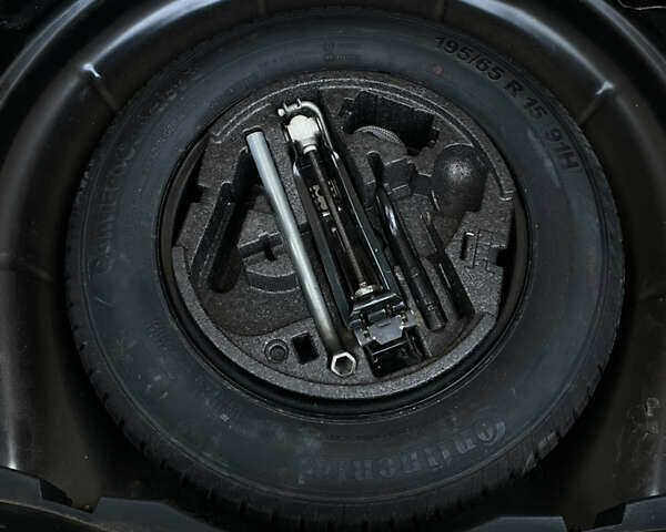 Чорний Шкода Октавія, об'ємом двигуна 1.6 л та пробігом 318 тис. км за 7200 $, фото 21 на Automoto.ua