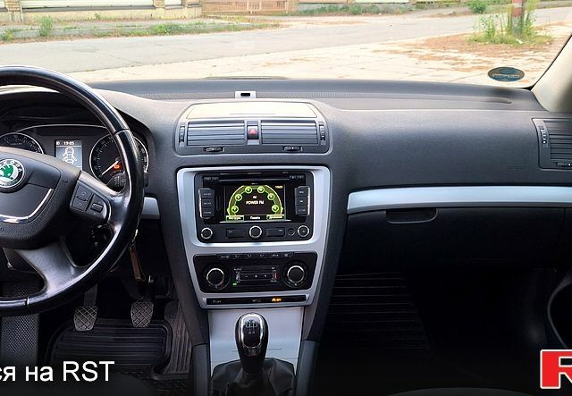 Шкода Октавия 2011 в Полтаве на Automoto.ua Черный Шкода Октавия, объемом двигателя 1.6 л и пробегом 241 тыс. км за 8700 $, фото 5 на Automoto.ua