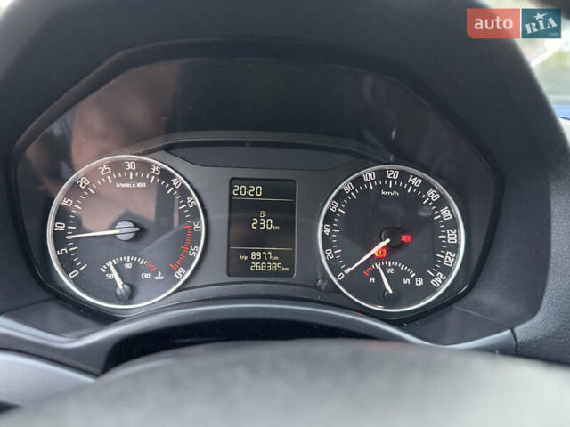 Черный Шкода Октавия, объемом двигателя 1.6 л и пробегом 270 тыс. км за 7550 $, фото 24 на Automoto.ua