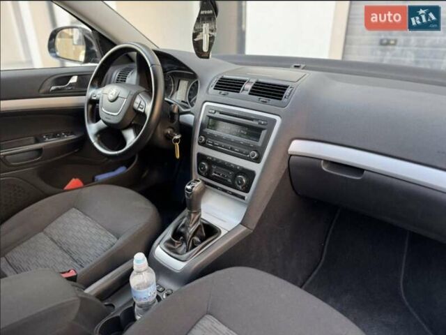 Черный Шкода Октавия, объемом двигателя 1.6 л и пробегом 247 тыс. км за 7200 $, фото 11 на Automoto.ua