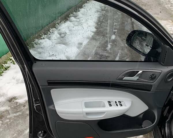 Черный Шкода Октавия, объемом двигателя 2 л и пробегом 252 тыс. км за 12000 $, фото 19 на Automoto.ua