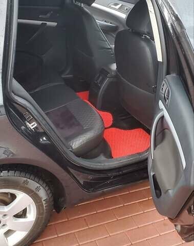 Чорний Шкода Октавія, об'ємом двигуна 1.6 л та пробігом 292 тис. км за 8800 $, фото 10 на Automoto.ua