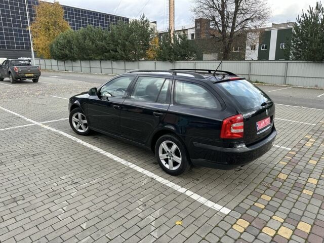 Шкода Октавия 2011 в Луцке на Automoto.ua Черный Шкода Октавия, объемом двигателя 1.6 л и пробегом 268 тыс. км за 6950 $, фото 5 на Automoto.ua
