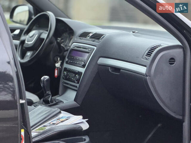 Черный Шкода Октавия, объемом двигателя 1.98 л и пробегом 188 тыс. км за 8700 $, фото 44 на Automoto.ua