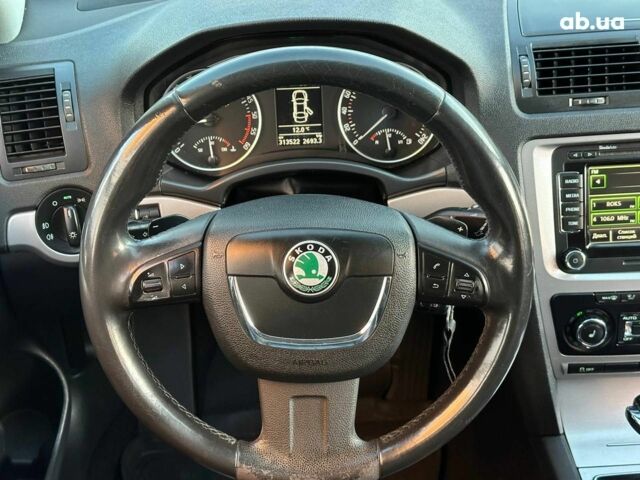 Шкода Октавия 2011 в Одессе на Automoto.ua Черный Шкода Октавия, объемом двигателя 1.6 л и пробегом 313 тыс. км за 9490 $, фото 10 на Automoto.ua