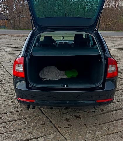 Чорний Шкода Октавія, об'ємом двигуна 14 л та пробігом 179 тис. км за 8300 $, фото 5 на Automoto.ua