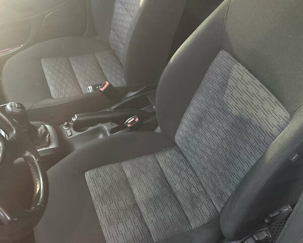 Чорний Шкода Октавія, об'ємом двигуна 1.6 л та пробігом 318 тис. км за 7200 $, фото 8 на Automoto.ua