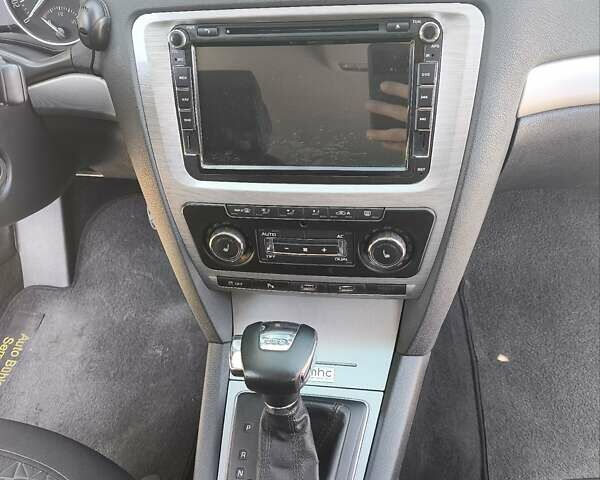 Черный Шкода Октавия, объемом двигателя 1.8 л и пробегом 215 тыс. км за 8700 $, фото 9 на Automoto.ua