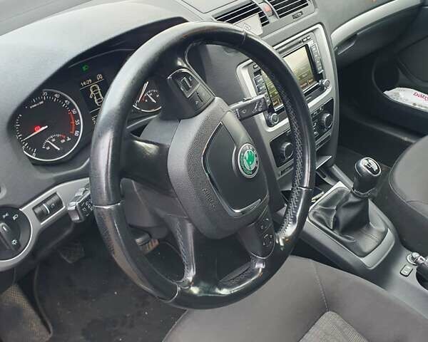 Черный Шкода Октавия, объемом двигателя 1.6 л и пробегом 220 тыс. км за 7950 $, фото 15 на Automoto.ua