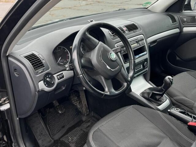 Чорний Шкода Октавія, об'ємом двигуна 1.4 л та пробігом 238 тис. км за 7500 $, фото 3 на Automoto.ua