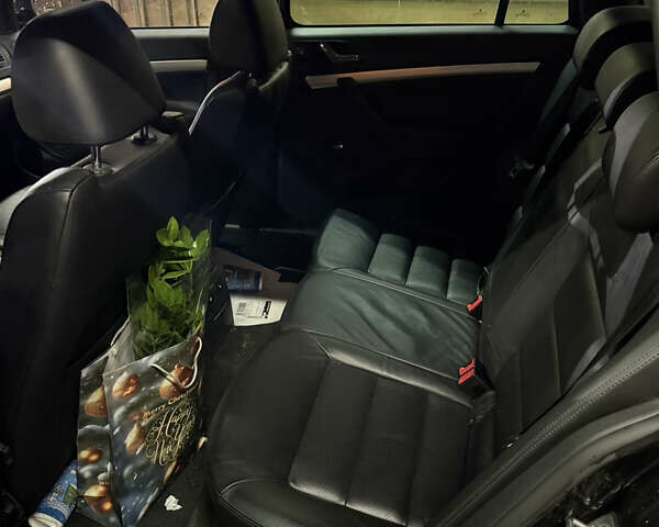 Черный Шкода Октавия, объемом двигателя 2 л и пробегом 330 тыс. км за 10500 $, фото 7 на Automoto.ua