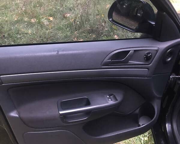 Черный Шкода Октавия, объемом двигателя 1.6 л и пробегом 184 тыс. км за 8900 $, фото 12 на Automoto.ua