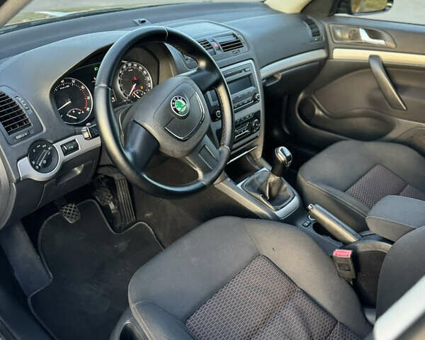 Шкода Октавія 2011 у Мукачеве на Automoto.ua Чорний Шкода Октавія, об'ємом двигуна 0 л та пробігом 244 тис. км за 7800 $, фото 13 на Automoto.ua