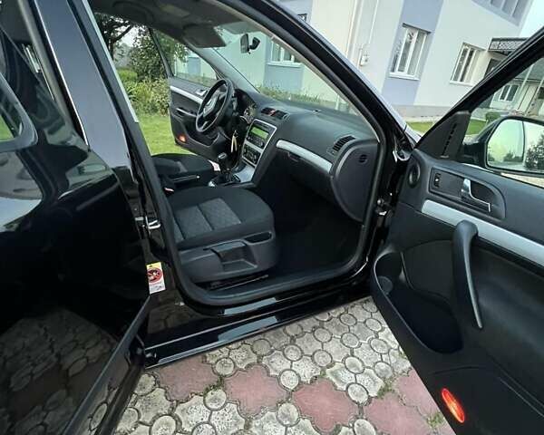 Черный Шкода Октавия, объемом двигателя 1.8 л и пробегом 230 тыс. км за 7700 $, фото 18 на Automoto.ua