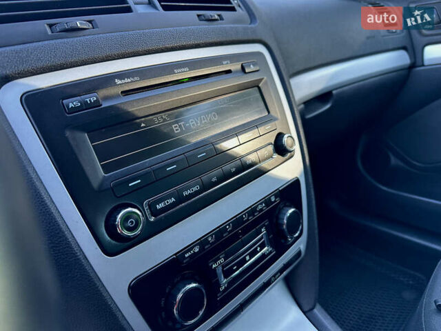 Чорний Шкода Октавія, об'ємом двигуна 1.6 л та пробігом 247 тис. км за 6900 $, фото 23 на Automoto.ua