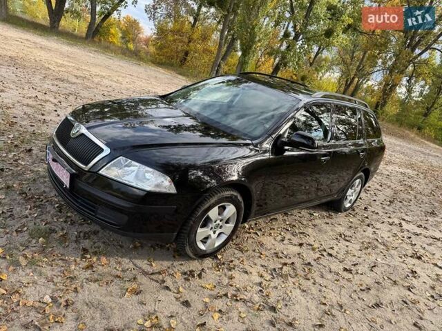Шкода Октавия 2011 в Полтаве на Automoto.ua Черный Шкода Октавия, объемом двигателя 1.6 л и пробегом 220 тыс. км за 7600 $, фото 1 на Automoto.ua