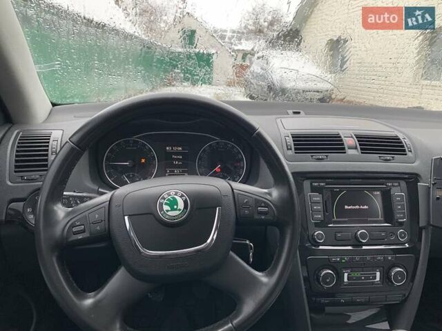 Черный Шкода Октавия, объемом двигателя 2 л и пробегом 252 тыс. км за 12000 $, фото 48 на Automoto.ua