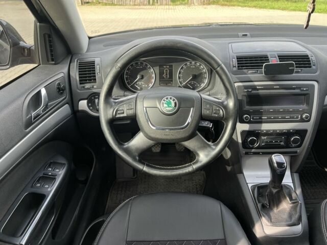 Чорний Шкода Октавія, об'ємом двигуна 2 л та пробігом 268 тис. км за 6700 $, фото 15 на Automoto.ua