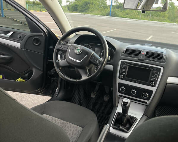 Чорний Шкода Октавія, об'ємом двигуна 1.6 л та пробігом 318 тис. км за 7200 $, фото 13 на Automoto.ua